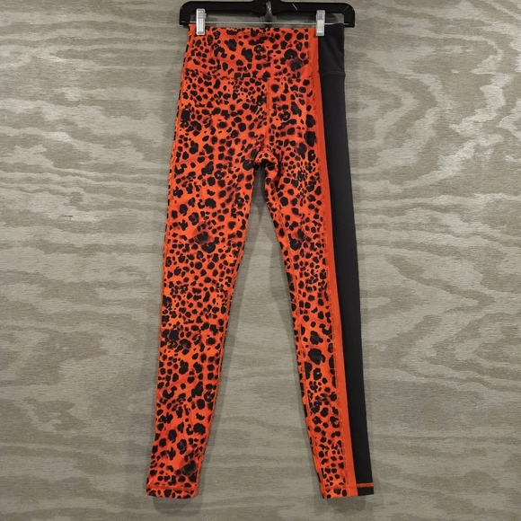 Betsey Johnson SZ S Red Black Cheetah Leopard Leggings Black Stripe Leg - Picture 2 of 10